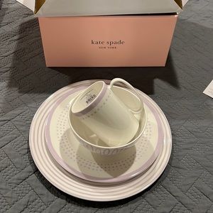 New 4 piece place setting